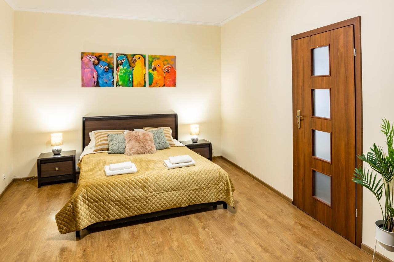 Rainbow Apartment Near Rynok Sq Lemberg Exterior foto