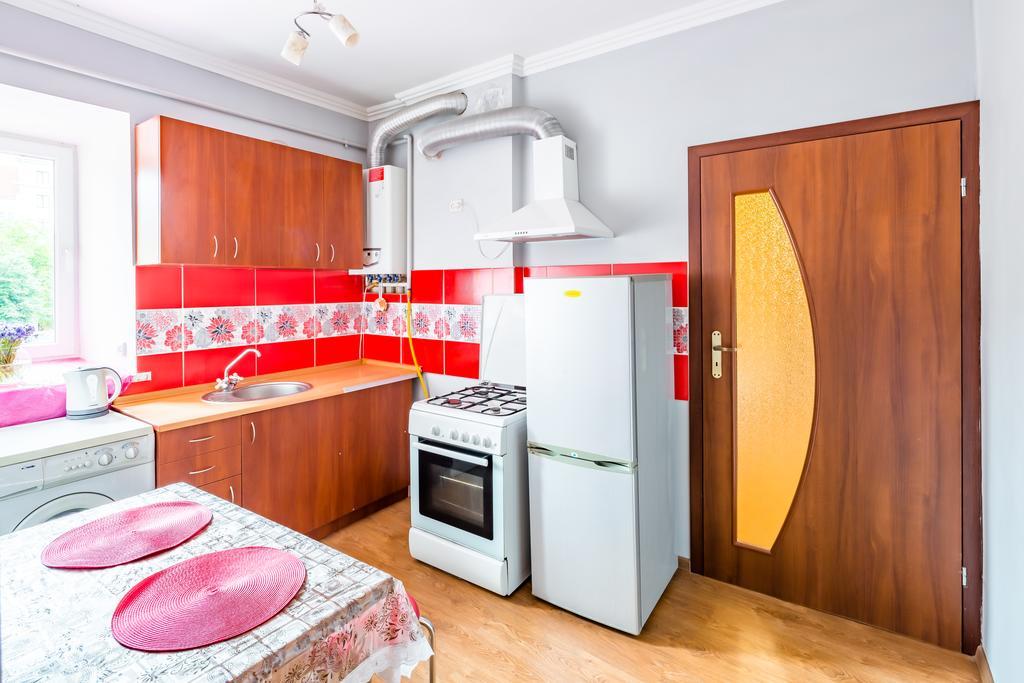 Rainbow Apartment Near Rynok Sq Lemberg Exterior foto