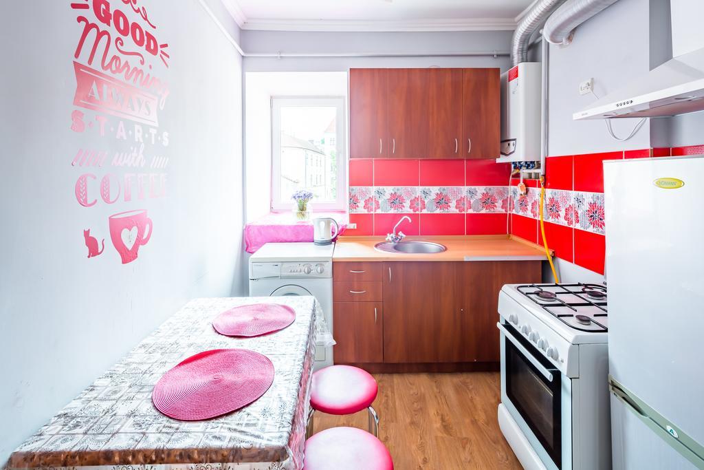 Rainbow Apartment Near Rynok Sq Lemberg Exterior foto
